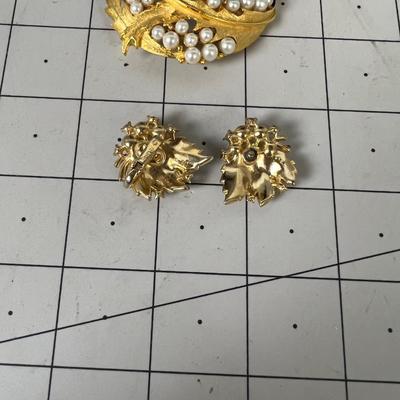 FAUX Gold Tone and Pearl Earrings and Brooch