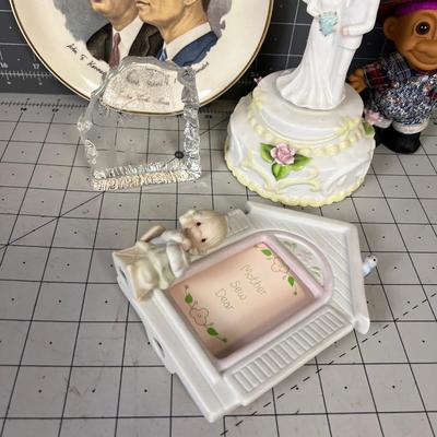 Mixed LOT: Kennedy Plate, Troll Doll, Wedding Cake Topper - Musical