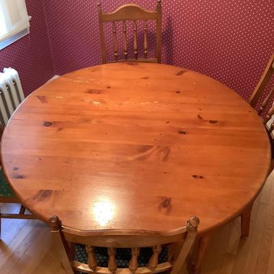 K1187 Vintage Round 48â€ Pine Table and Four Chairs
