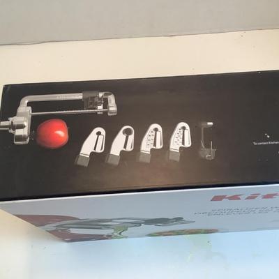 K1167 Kitchen Aid Spiralizer with Peel , Core and Slice Attachment