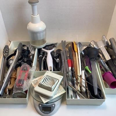 K1172 Lot of Misc. Kitchen Utensils
