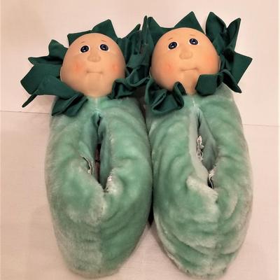 Lot #23  Pair of 1984 Cabbage Patch Doll Bed Slippers - Size 9-10