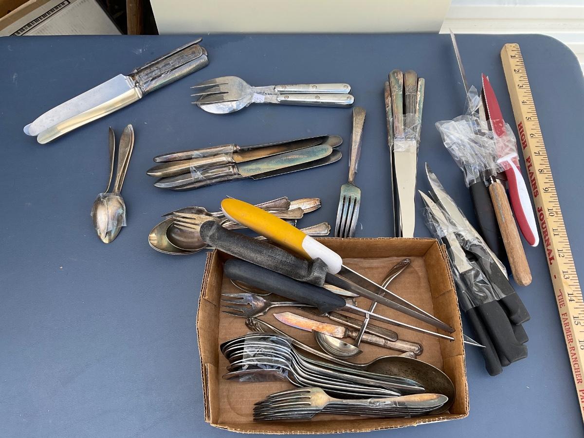 Vintage kitchen utensils. | EstateSales.org