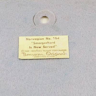1965 "SMORGASBORD IS NOW SERVED" NORWEGIAN #164 TRIVET