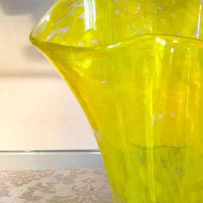 LOT 113  BLOWN CLEAR/OPAQUE YELLOW ART GLASS RUFFLED VASE