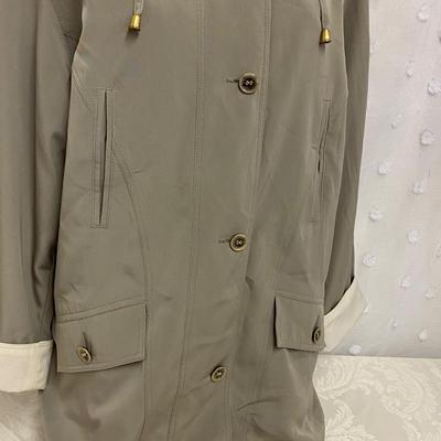 OUTBROOK - VERY NICE WOMENâ€™S COAT - SIZE MED