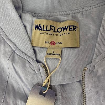 NWT - WALLFLOWER AUTHENTIC DENIM - AMAZINGLY SOFT WOMENâ€™S JACKET - SIZE L