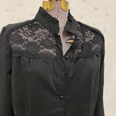 WORTHINGTON - CLASSY WOMENâ€™S TOP - SIZE L