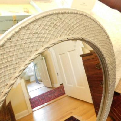 Cross-Checked Pattern Framed Oval Wall Mirror