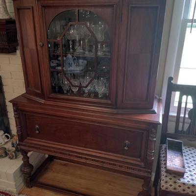 Impressive Vintage William and Mary Sideboard Hutch (No Contents)