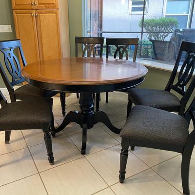 Lot 339. Kitchen Dining Set w/ 6 chairs