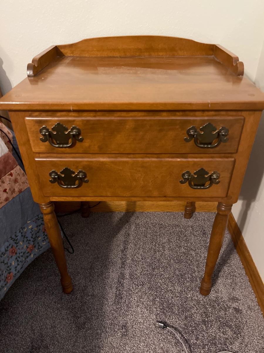 U14 Vintage Ethan Allen Side Table
