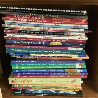 E1116 Large Lot of Quilting Books and Magazines