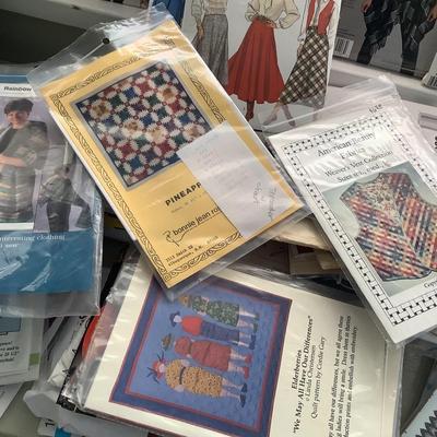 E1119 Large Lot of Sewing Patterns