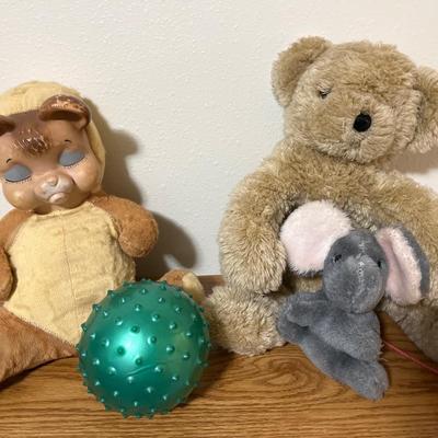 B81- Vtg Teddy Bear & Stuffed animals