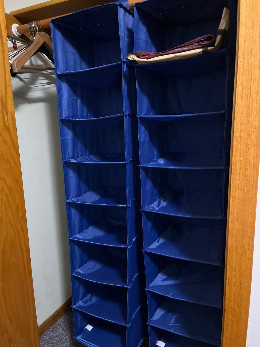 B96 Closet organizers