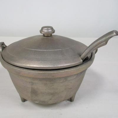 Duracast Hand Crafted Soup Pot With Lid & Ladle