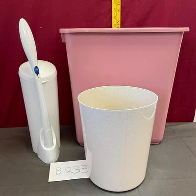 Trash cans/Clorox cleaner