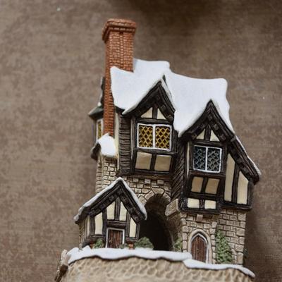 7 David Winter Cottages