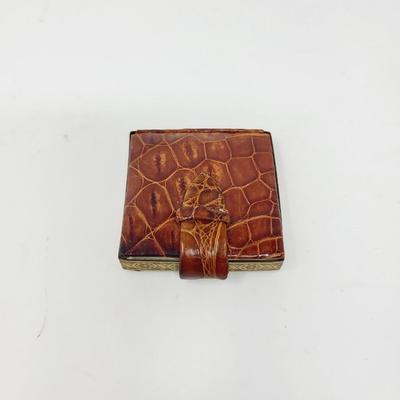ANTIQUE ALLIGATOR COMPACT W/ UNIQUE PIC