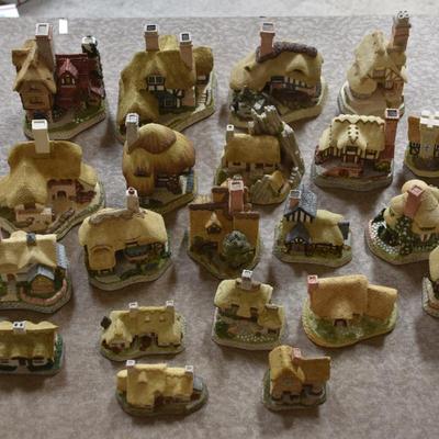 21 David Winter Cottages