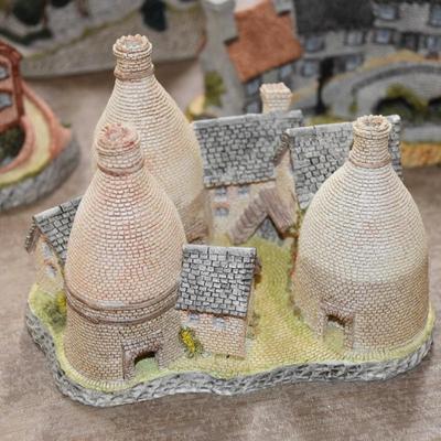 9 David Winter Cottages