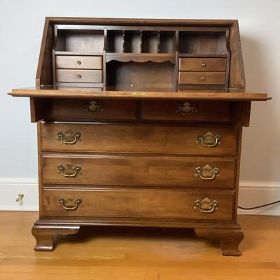 F1122 Ethan Allen Slant Front Desk