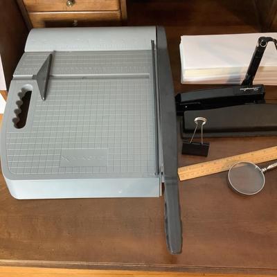 F1123 Office Supply Lot