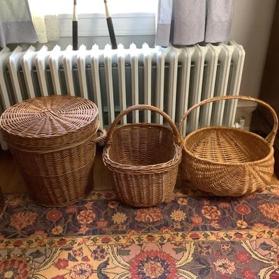 F1196 Set of Vintage Picnic Basket with Gathering Baskets