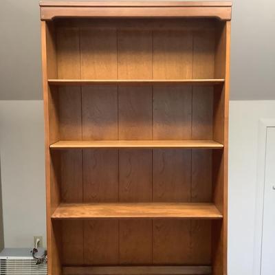 F1205 Vintage Ethan Allen Heirloom Maple Bookshelf Dresser