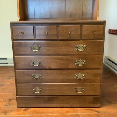E1206 Vintage Ethan Allen Heirloom Collection Maple Bookshelf Dresser