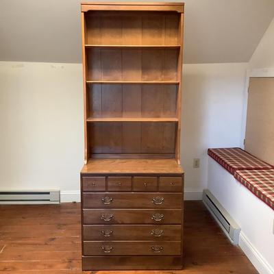 E1206 Vintage Ethan Allen Heirloom Collection Maple Bookshelf Dresser
