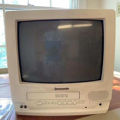 E1208 Panasonic VHS Tv Combo