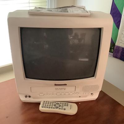 E1208 Panasonic VHS Tv Combo