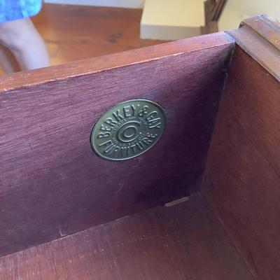 E1210 Vintage Berkey & Gay 5 Drawer Dresser