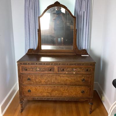 E1211 Vintage Berkey & Gay 5 Drawer Dresser with mirror