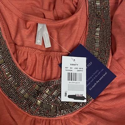 NWT - VANITY - SUPER CUTE WOMENâ€™S SLEEVELESS TOP - SIZE L