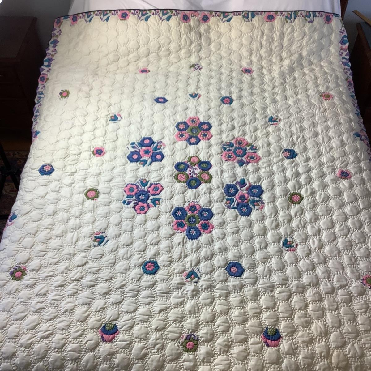 E1224 Vintage Pink and Blue Floral Quilt