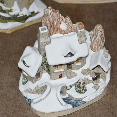 David Winter Snow On The Roof
