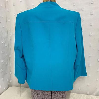 BLACK LABEL BY EVAN-PACONE - STYLISH WOMENâ€™S TOP - SIZE 16