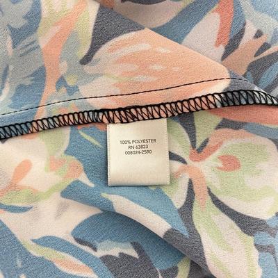 CHRISTOPHER & BANKS - EYE CATCHING WOMENâ€™S TOP - SIZE L