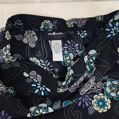 SAG HARBOR PETITE - WOMENâ€™S FLORAL PRINT SKIRT - SIZE PETITE M