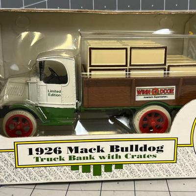 ERTL MAC Bull Dog Truck Bank NEW