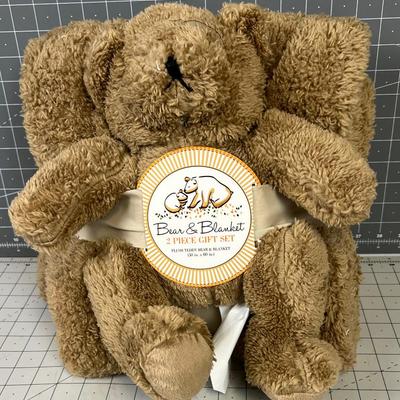 Bear Blanket and Bear Gift Set NEW 