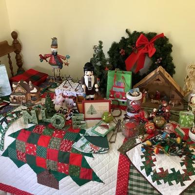 C1226 Large Christmas Decor Lot