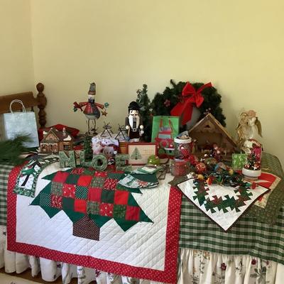 C1226 Large Christmas Decor Lot