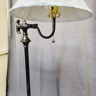 ELEGANT FLORAL PULL CHAIN FLOOR LAMP