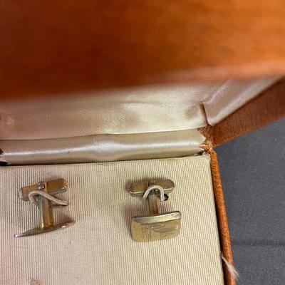 Cuff links/chevron buttons