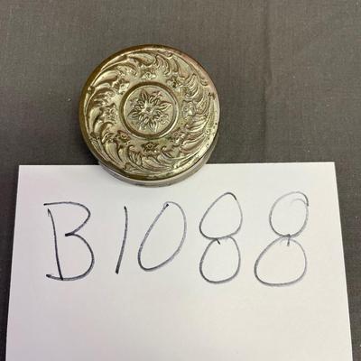 Antique silver color metal collapsible trivet drink cup