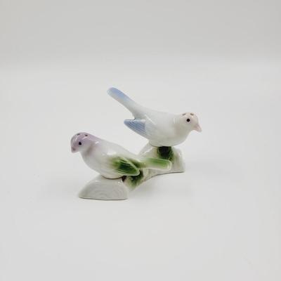 VINTAGE PERCHED BIRDS SALT & PEPPER SHAKERS
